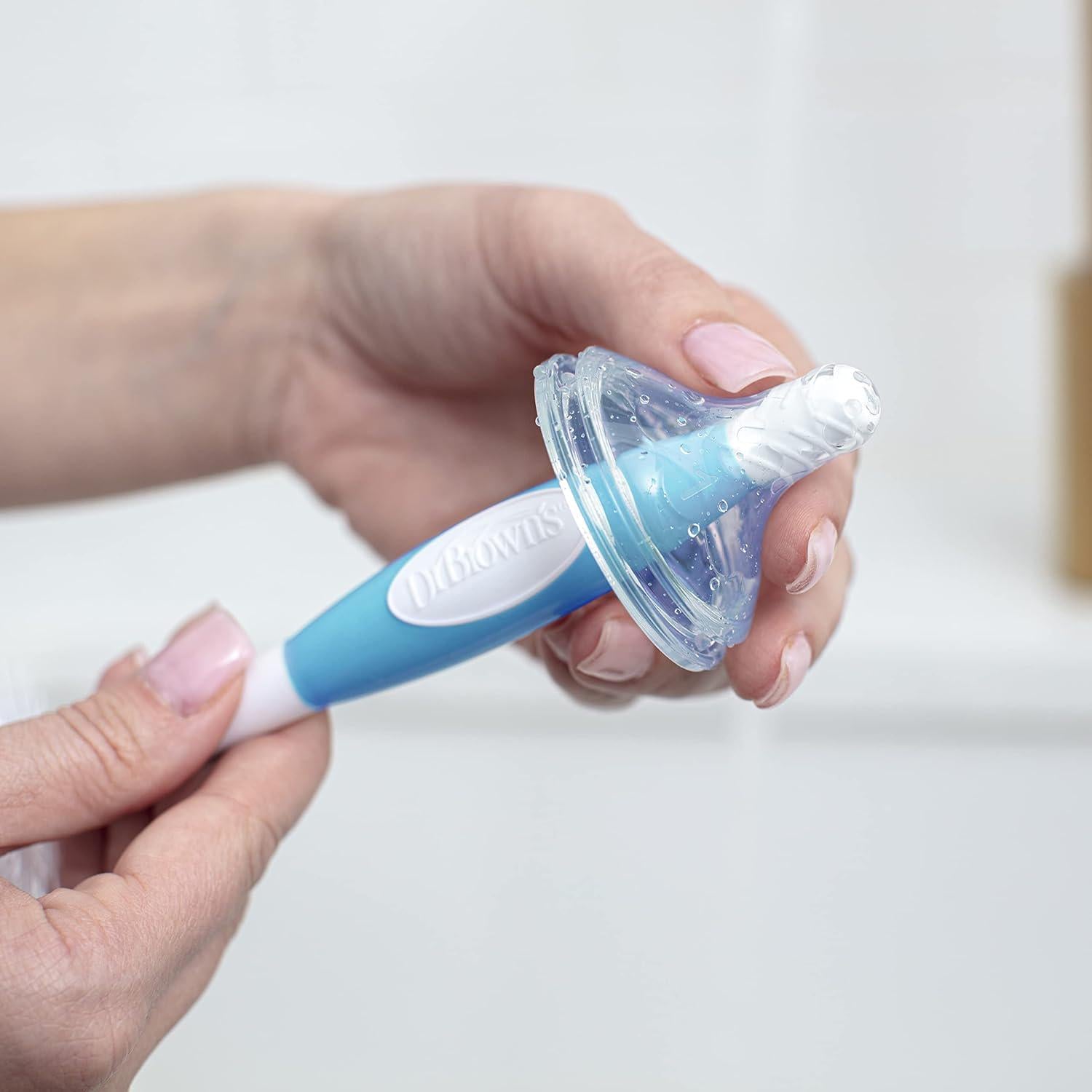 Dr. Brown's Reusable Sponge Baby Bottle Cleaning Brush With Suction Cup Stand, Scrubber And Nipple Cleaner, Blue 1-Pack,072239007006