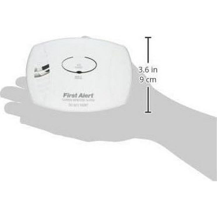 FIRST ALERT Carbon Monoxide Detector, No Outlet Required, Battery Operated, CO400, White, 2 Count (Pack Of 1),029054003720