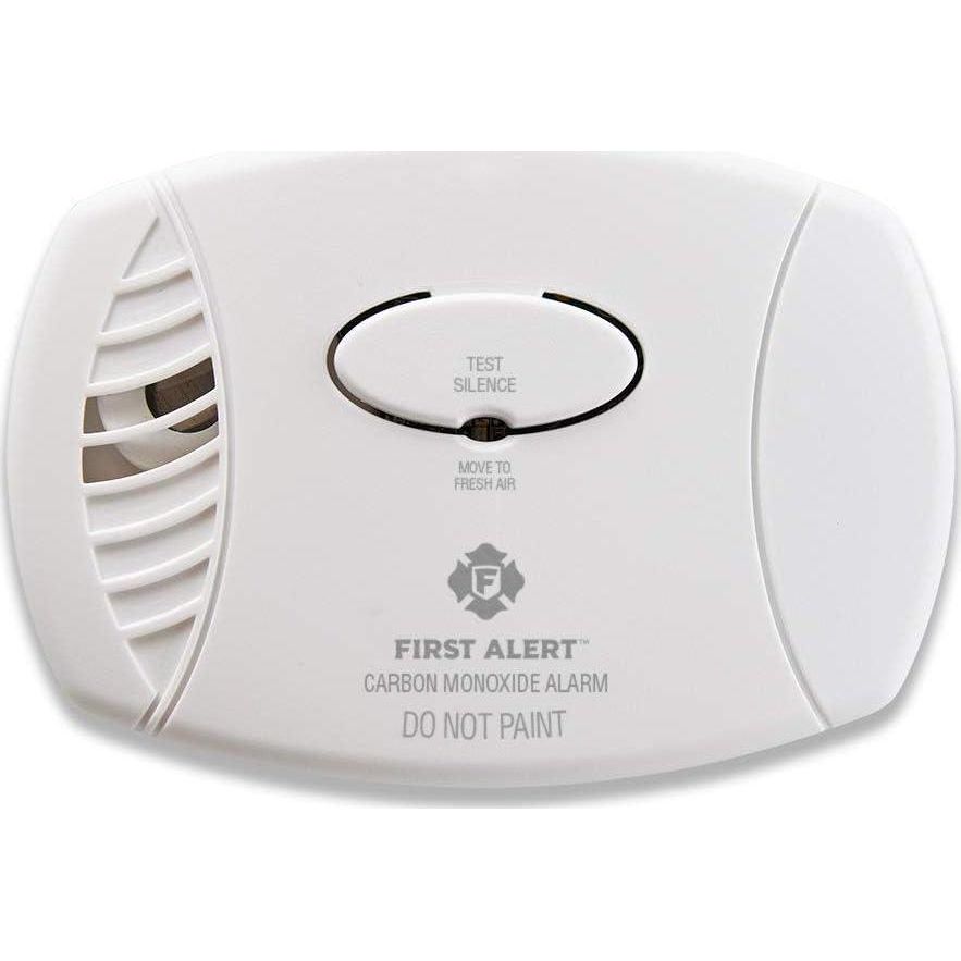 First Alert Carbon Monoxide Detector, Battery Operated Alarm With Test And Silence Button, CO400, White, 1-Pack,029054000699