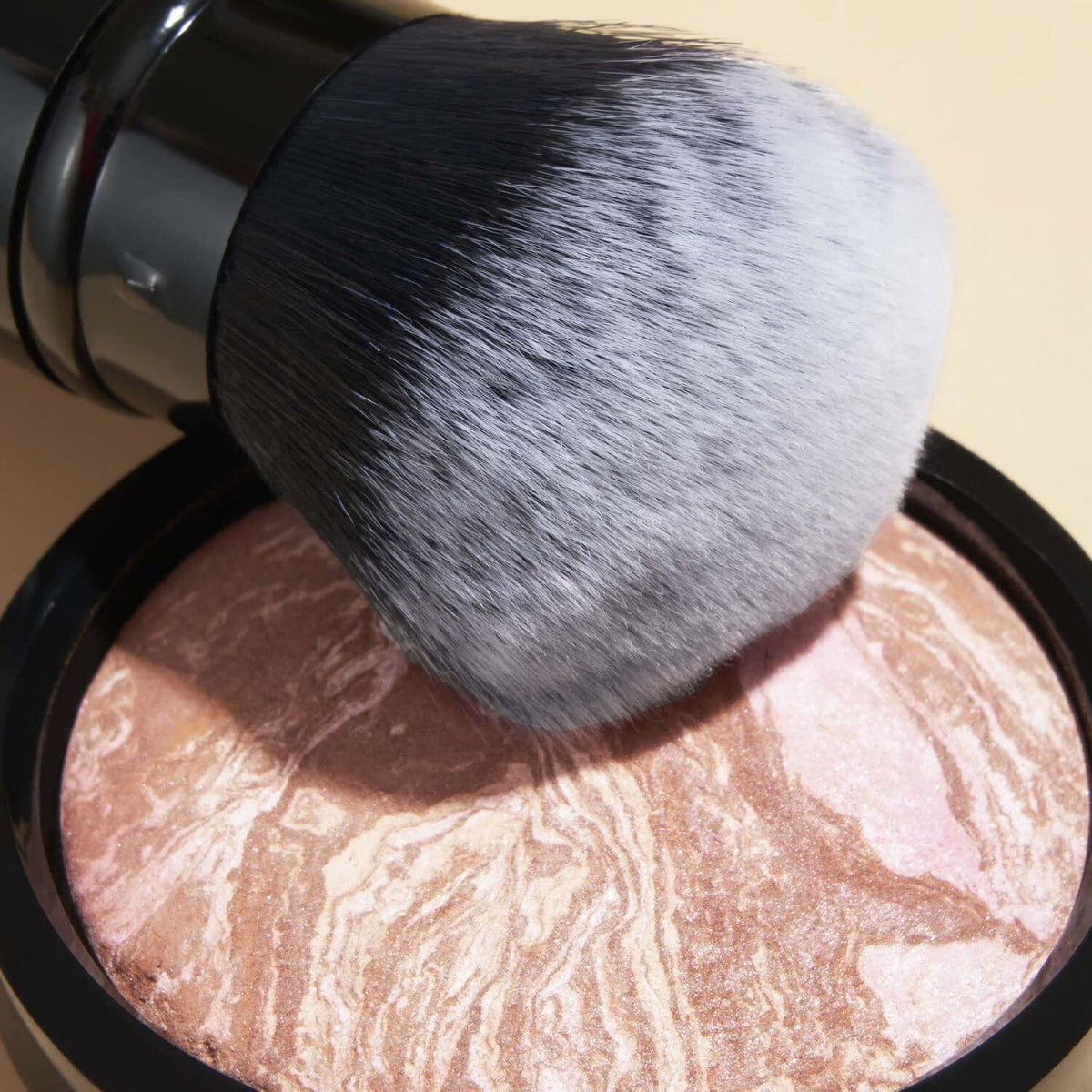 LAURA GELLER NEW YORK LAURA GELLER NEW YORK Retractable Airbrush Kabuki Brush For All Face Makeup And Foundation For Liquid, Cream And Powder Face Makeup With Aluminum Handle