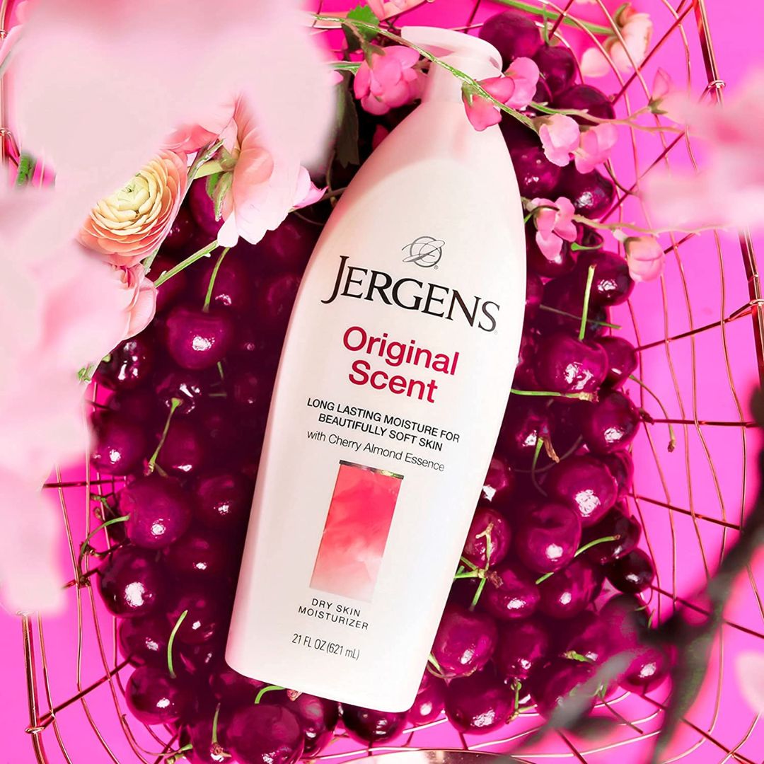 Jergens Original Scent Cherry & Almond Essence Dry Skin Moisturizer 400ml