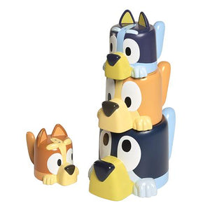 TOMY Toomies Bluey Bath Pourers, 4 Figures (Chilli, Bandit, Bingo, Bluey), Nesting Cups for Bath/Beach, Ages 18M+