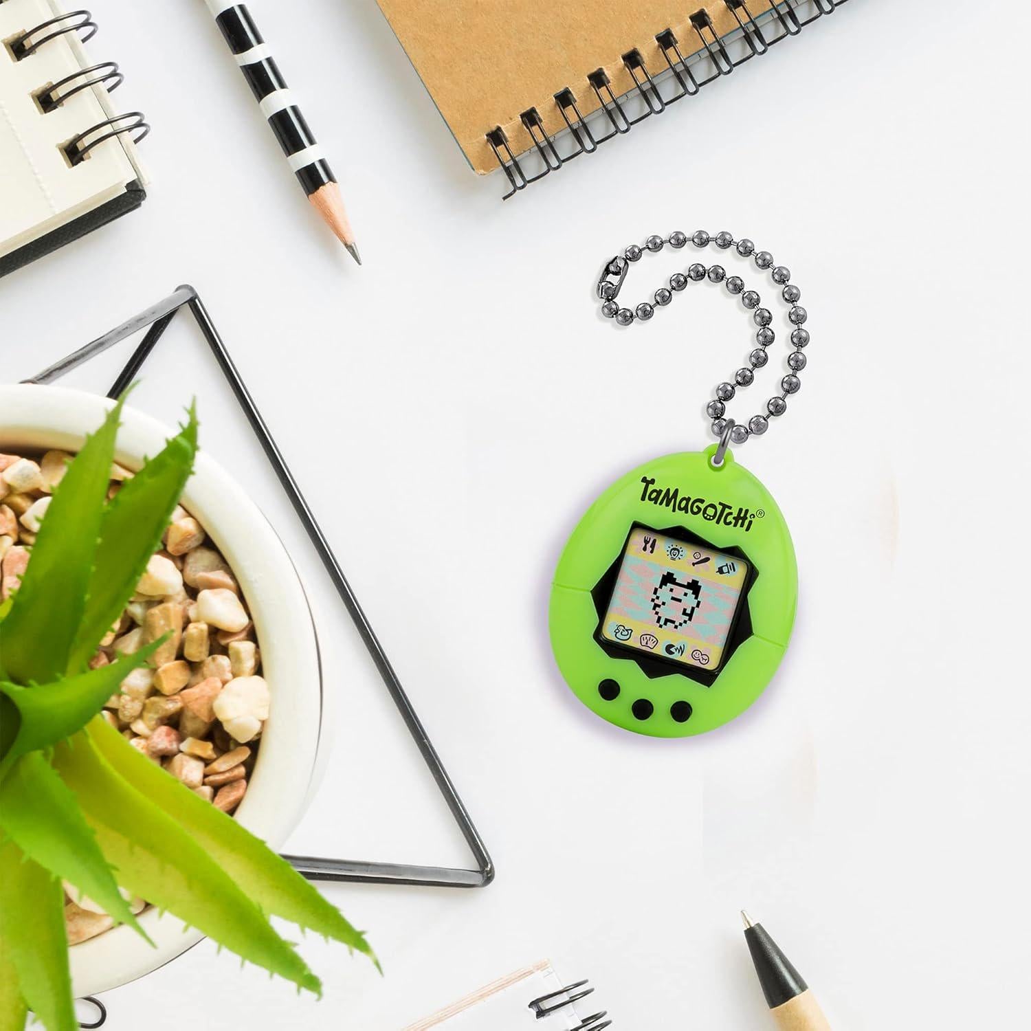 Tamagotchi Original - Neon (Updated Logo),045557429263